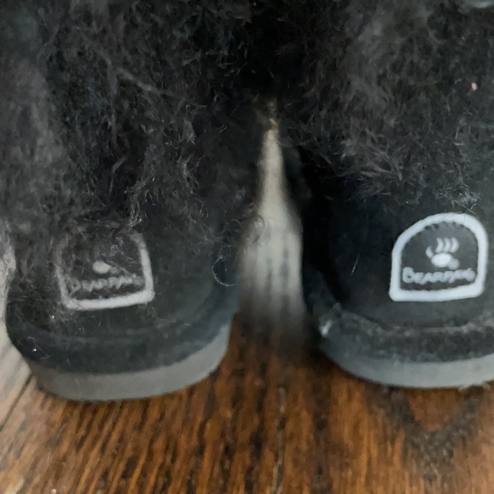 Bearpaw Girls Black Lamb Fur Boo Boots size 1 - Picture 5 of 8